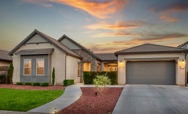 598 Crescent Lane, Madera, CA 93636