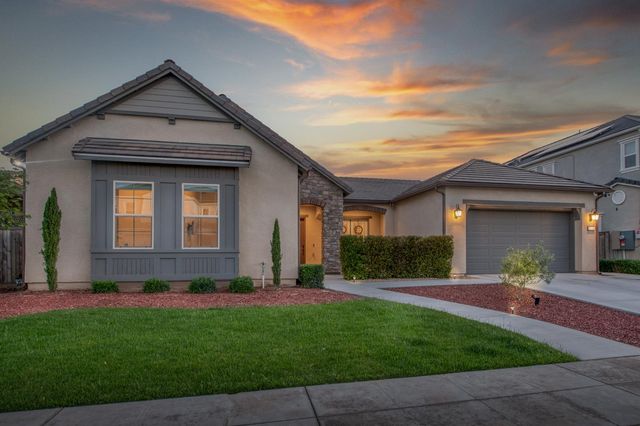 598 Crescent Lane, Madera, CA 93636