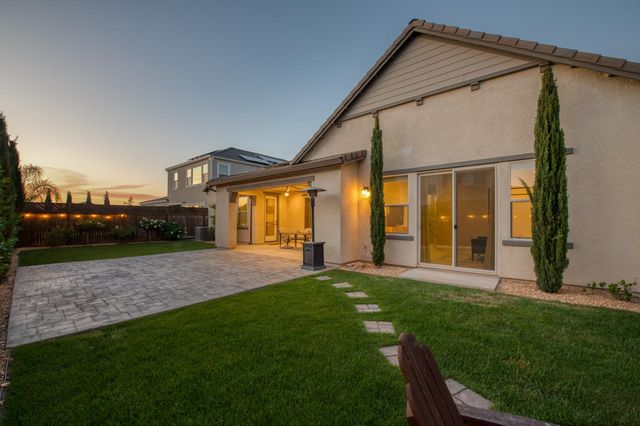 598 Crescent Lane, Madera, CA 93636