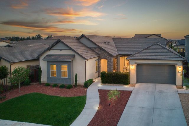 598 Crescent Lane, Madera, CA 93636