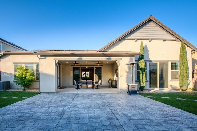 598 Crescent Lane, Madera, CA 93636