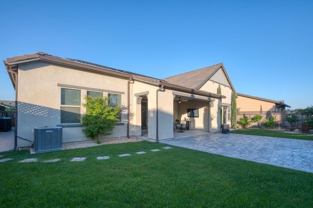 598 Crescent Lane, Madera, CA 93636