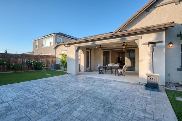 598 Crescent Lane, Madera, CA 93636