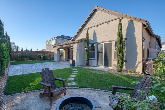 598 Crescent Lane, Madera, CA 93636
