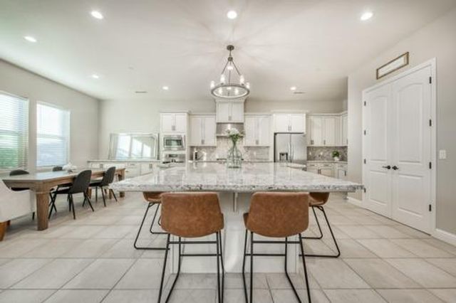 598 Crescent Lane, Madera, CA 93636