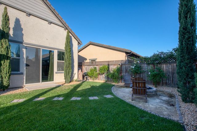 598 Crescent Lane, Madera, CA 93636