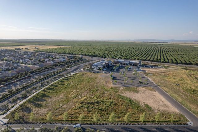 598 Crescent Lane, Madera, CA 93636