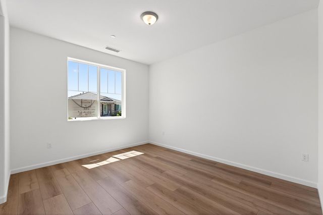 1193 Magnolia Court W, Madera, CA 93636