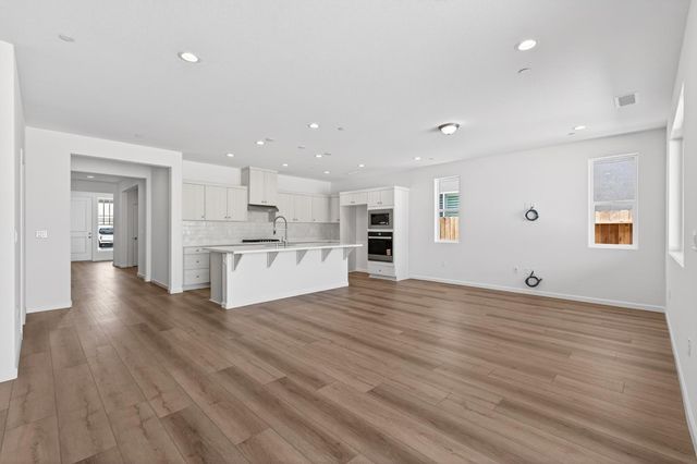 1193 Magnolia Court W, Madera, CA 93636