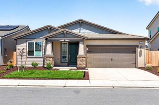 1193 Magnolia Court W, Madera, CA 93636
