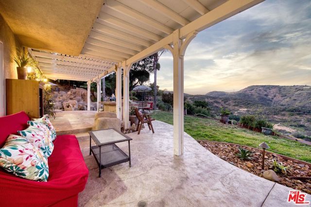 1022 Brookview Avenue, Westlake Village, CA 91361