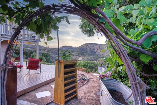 1022 Brookview Avenue, Westlake Village, CA 91361