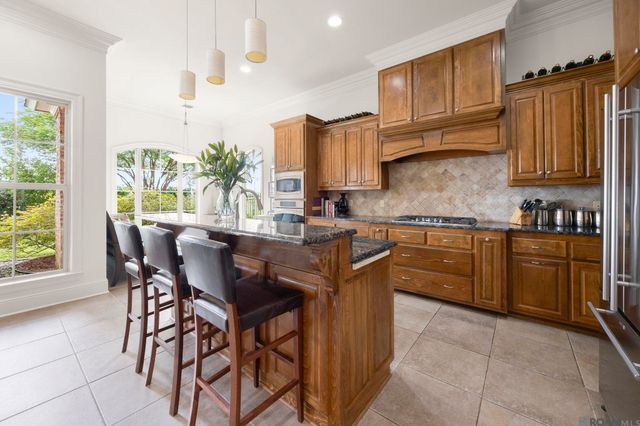 2219 S Turnberry Ave, Zachary, LA 70791