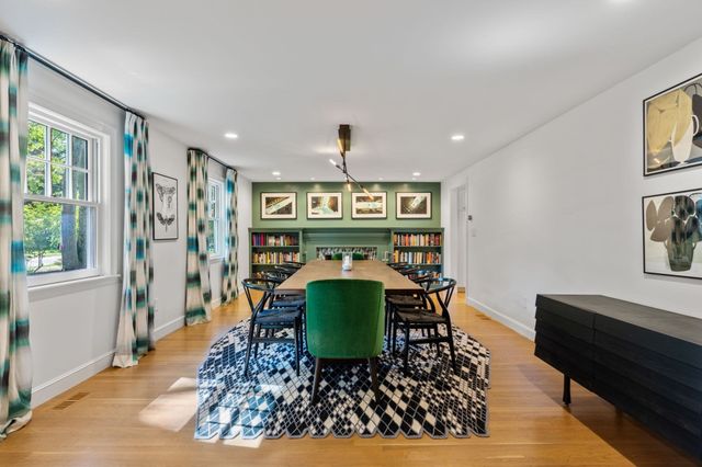 15 Wedgwood Rd, Wellesley, MA 02481