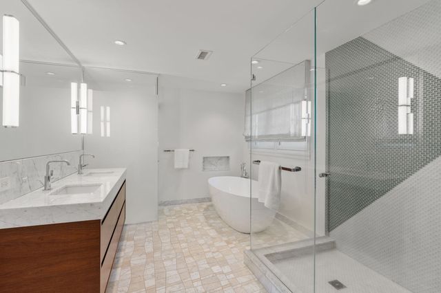 15 Wedgwood Rd, Wellesley, MA 02481
