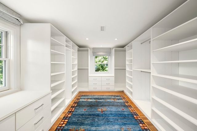 15 Wedgwood Rd, Wellesley, MA 02481