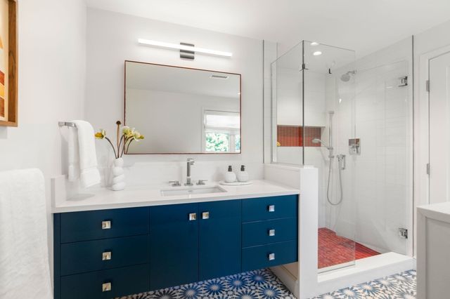 15 Wedgwood Rd, Wellesley, MA 02481