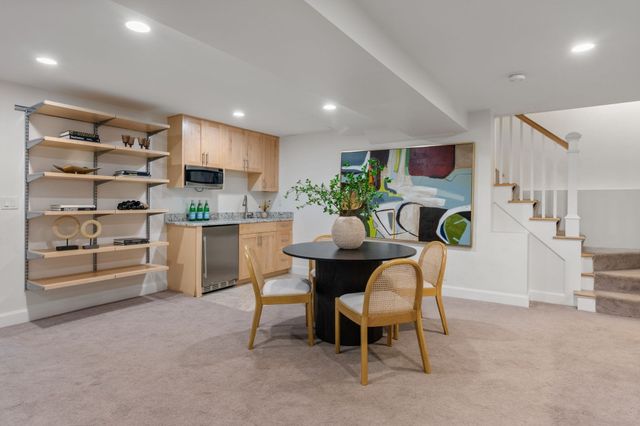 15 Wedgwood Rd, Wellesley, MA 02481