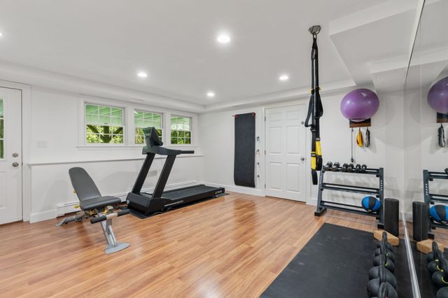 15 Wedgwood Rd, Wellesley, MA 02481