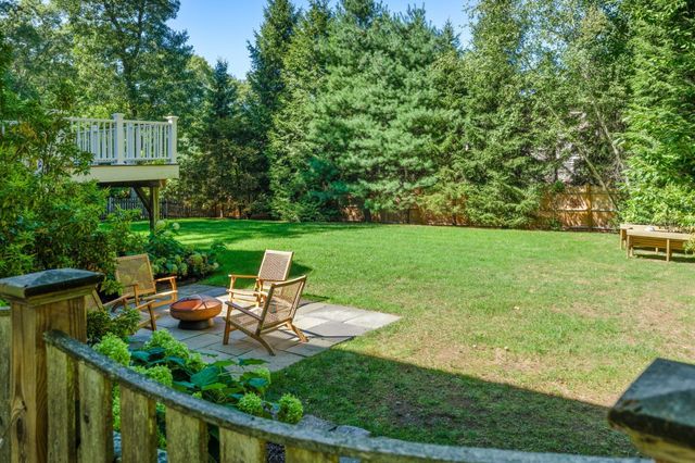 15 Wedgwood Rd, Wellesley, MA 02481