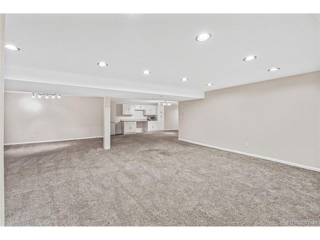 6129 S Moline Way, Englewood, CO 80111