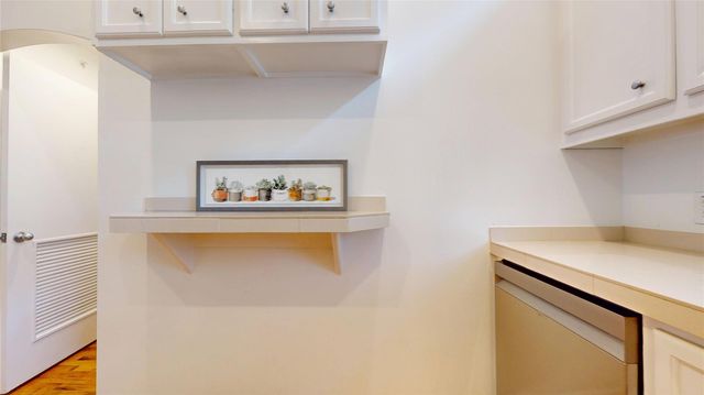 8715 Meadowcroft Drive 902, Houston, TX 77063