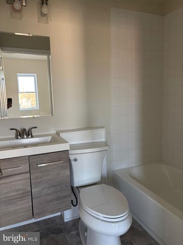 402 COLWYN AVE, Darby, PA 19023