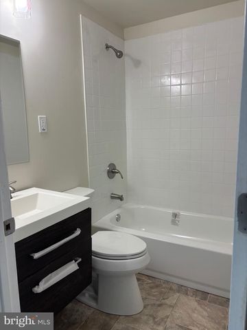 402 COLWYN AVE, Darby, PA 19023