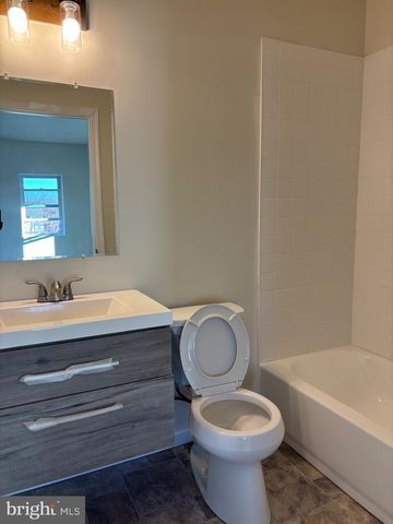 402 COLWYN AVE, Darby, PA 19023