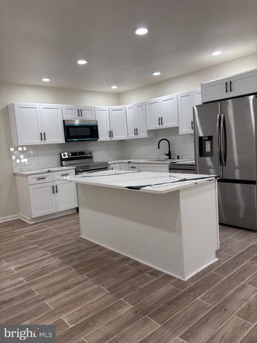 402 COLWYN AVE, Darby, PA 19023