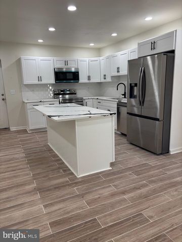 402 COLWYN AVE, Darby, PA 19023