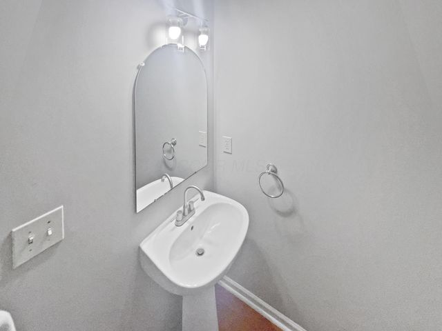 7485 Bold Venture Court, Lewis Center, OH 43035