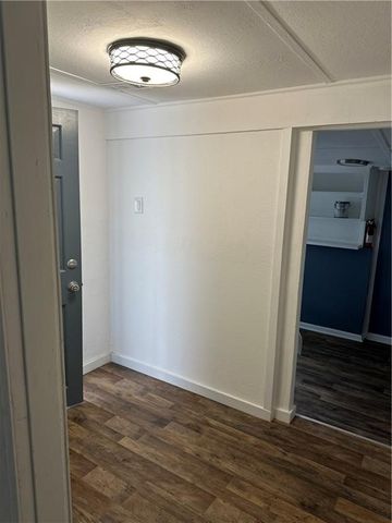 8510 Grandview Lane, Overland Park, KS 66212