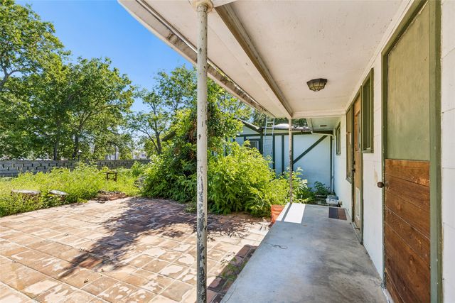 1815 W Oak Street, Denton, TX 76201