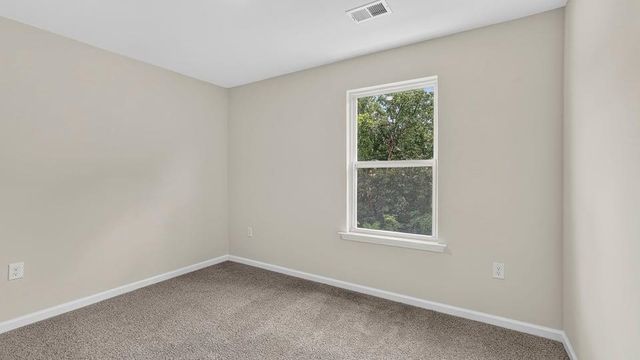 567 Valencia Circle, Wellford, SC 29385