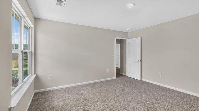 567 Valencia Circle, Wellford, SC 29385