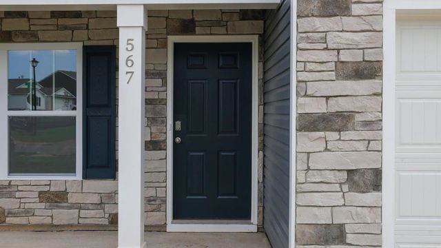 567 Valencia Circle, Wellford, SC 29385