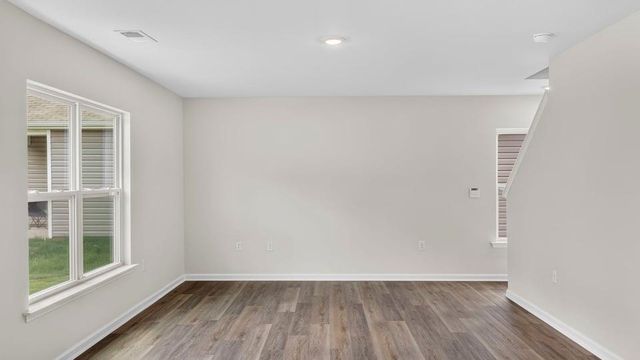 567 Valencia Circle, Wellford, SC 29385