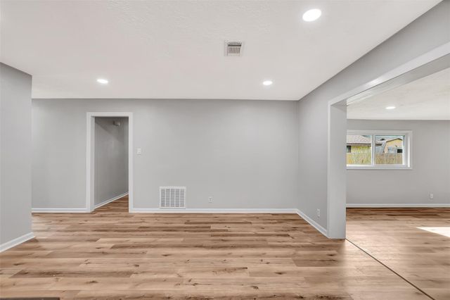 704 Teabury Avenue, Pasadena, TX 77503