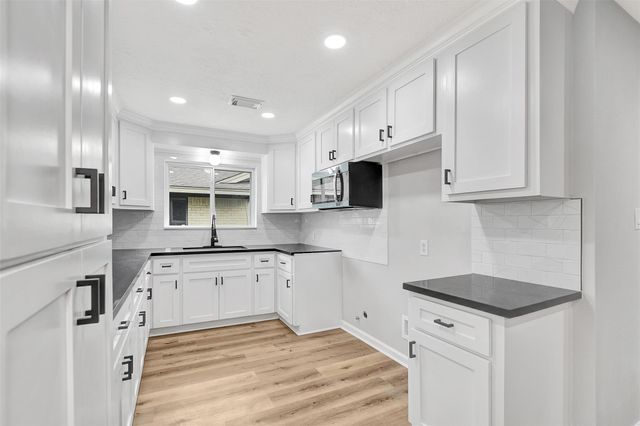 704 Teabury Avenue, Pasadena, TX 77503