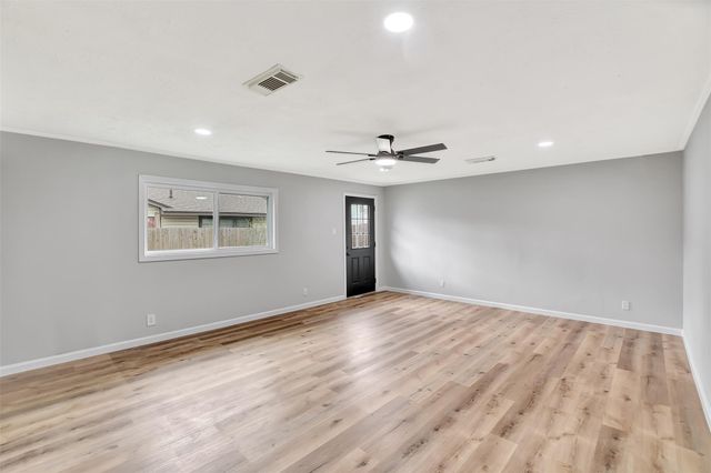 704 Teabury Avenue, Pasadena, TX 77503