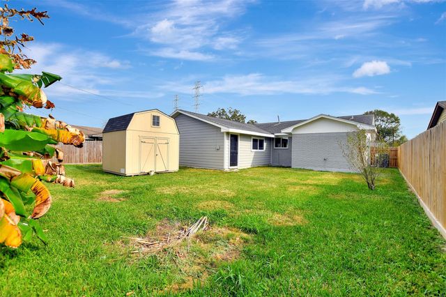 704 Teabury Avenue, Pasadena, TX 77503