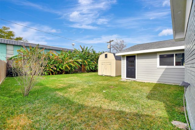 704 Teabury Avenue, Pasadena, TX 77503