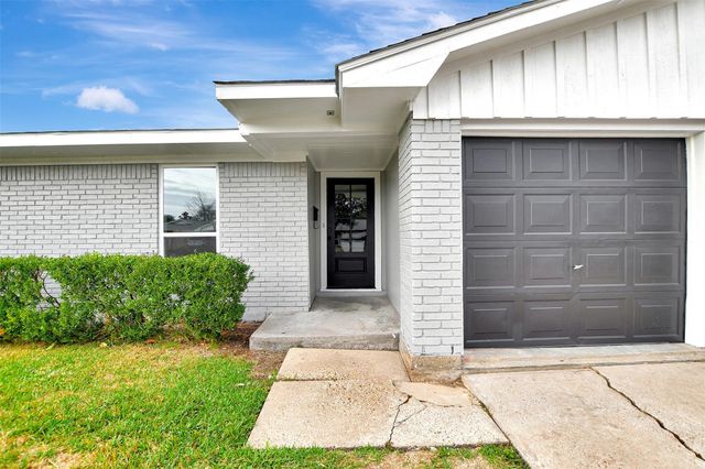 704 Teabury Avenue, Pasadena, TX 77503