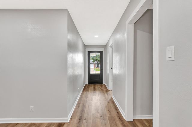 704 Teabury Avenue, Pasadena, TX 77503