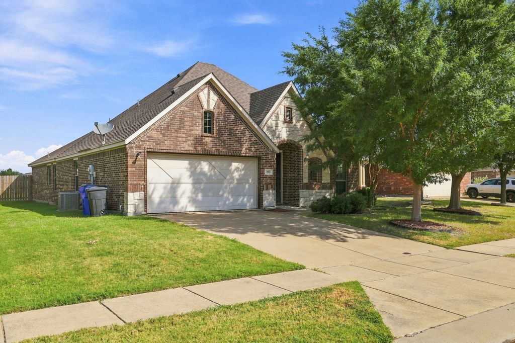 255 Archer Way, Forney, TX 75126