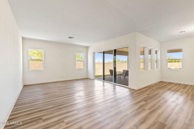 1110 E MONTE Way, Phoenix, AZ 85042