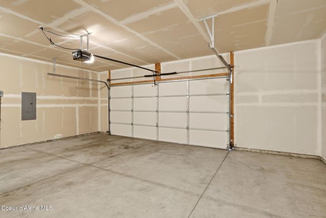 6581 N Descartes DR, Coeur D'alene, ID 83815