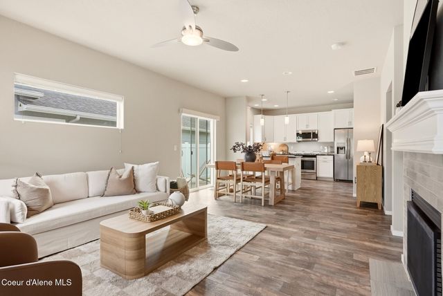 6581 N Descartes DR, Coeur D'alene, ID 83815