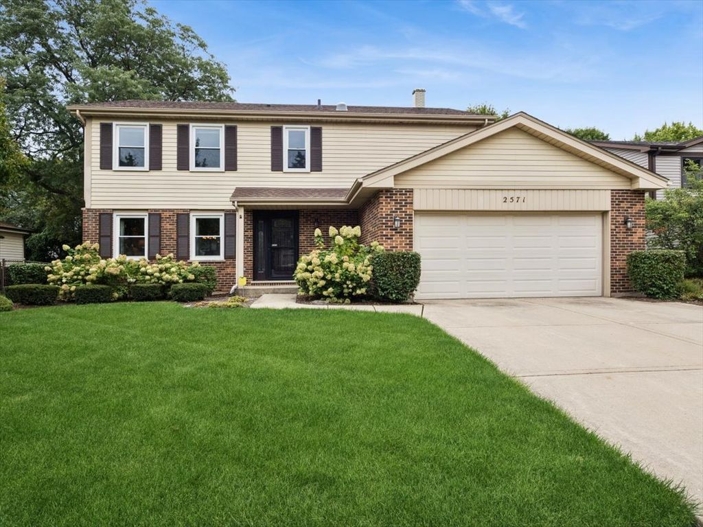2571 N Douglas Avenue, Arlington Heights, IL 60004 — exterior